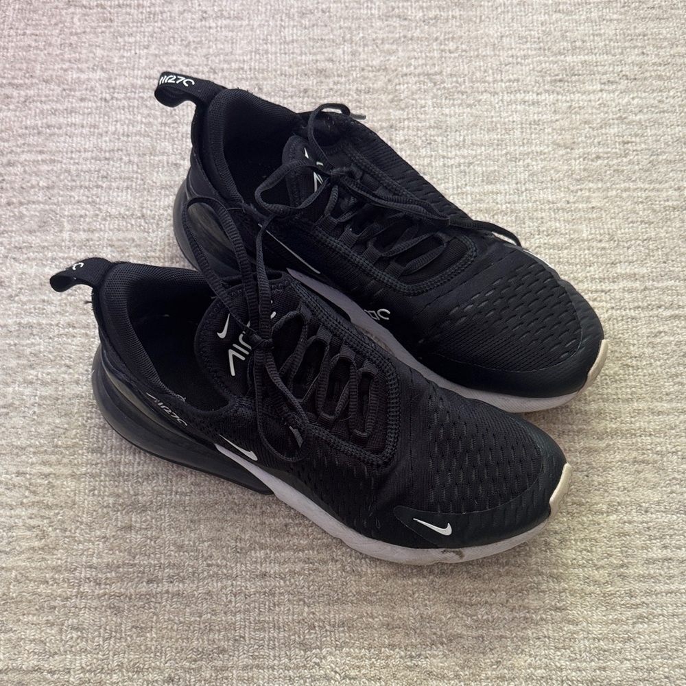 Nike Black AirMax Athletic Running Shoes